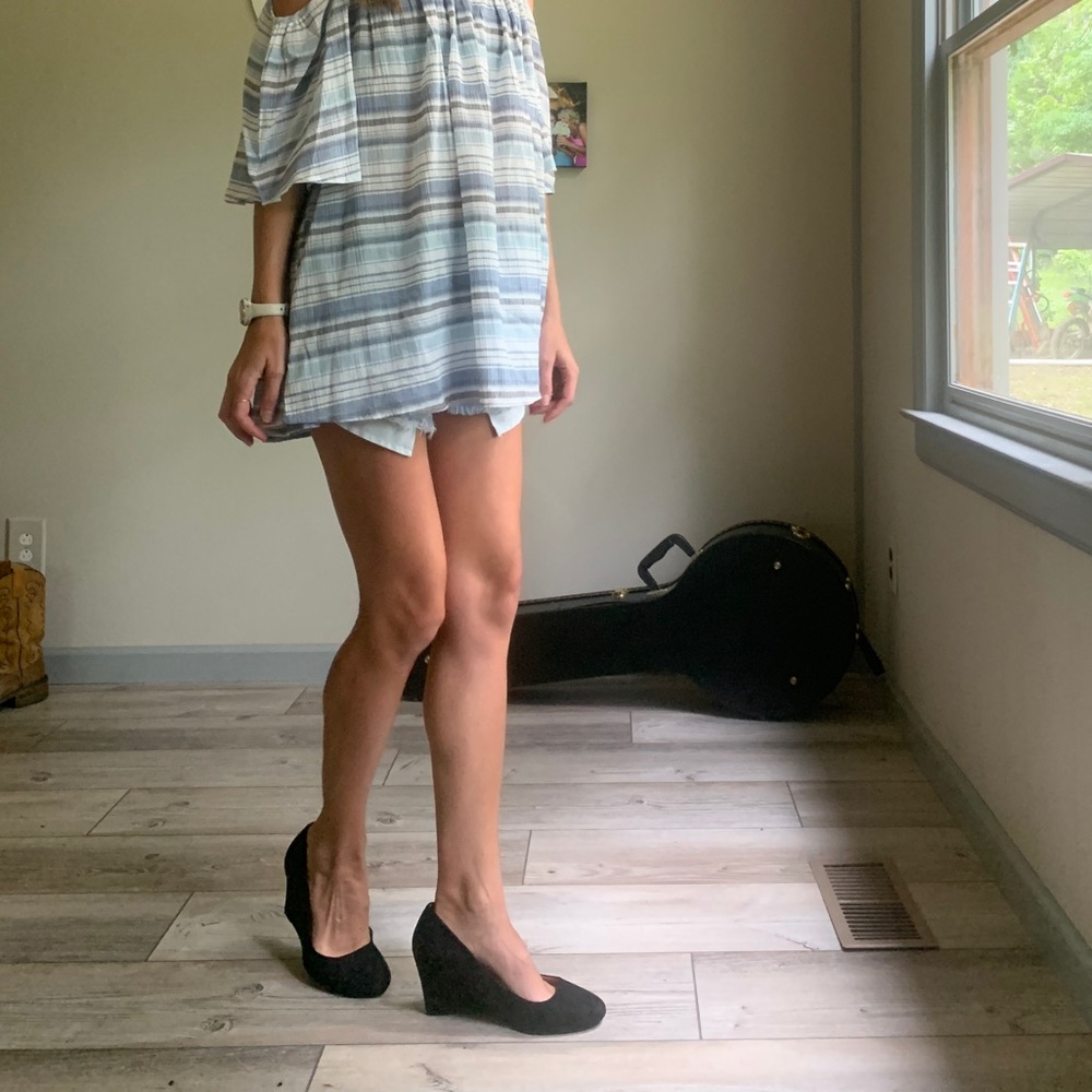 Black Wedges